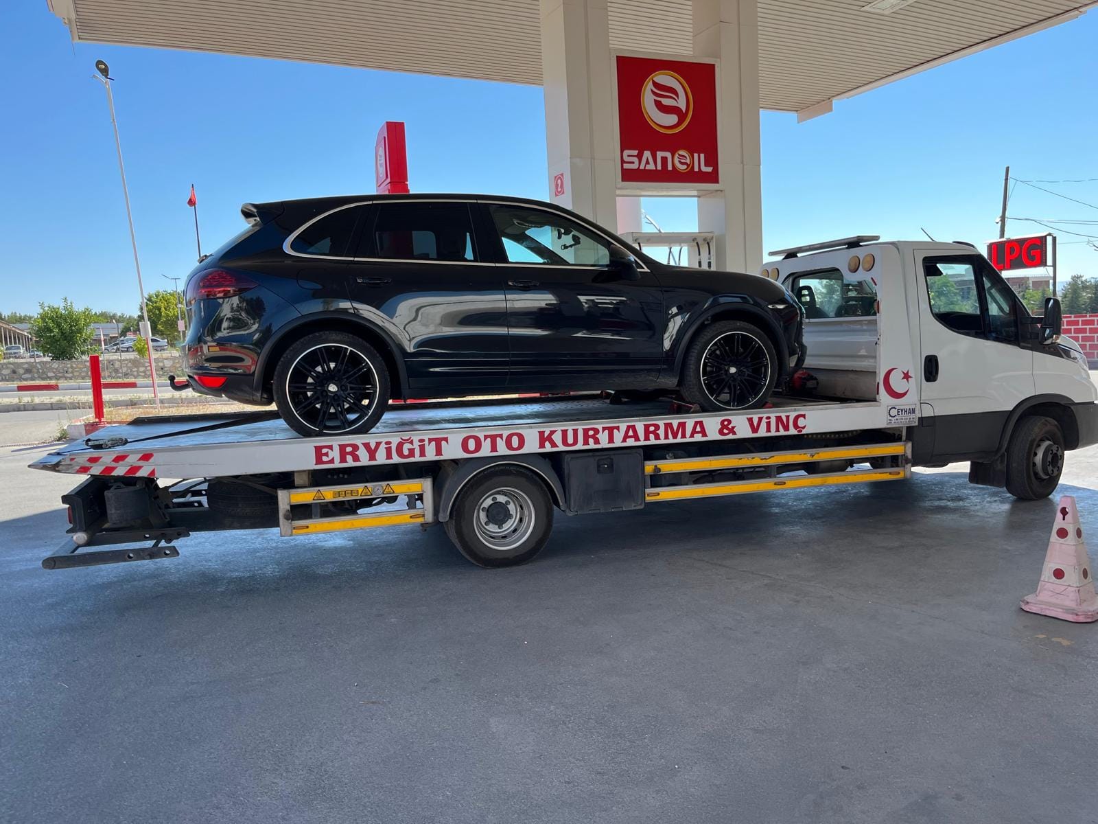 uşak oto kurtarıcı hizmetleri